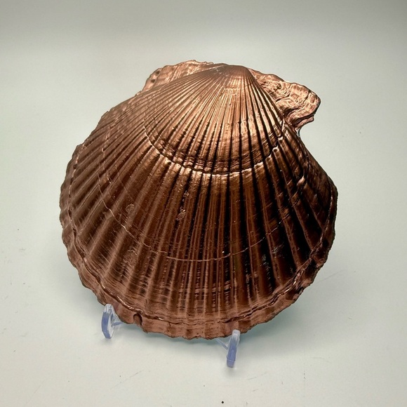 Hand painted Scallop Charming Winter Village - Picture 7 of 8